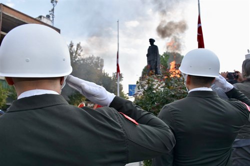 SİİRT’TE CUMHURİYETİMİZİN KURUCUSU BÜYÜK ÖNDER GAZİ MUSTAFA KEMAL ATATÜRK, TÖRENLERLE ANILDI